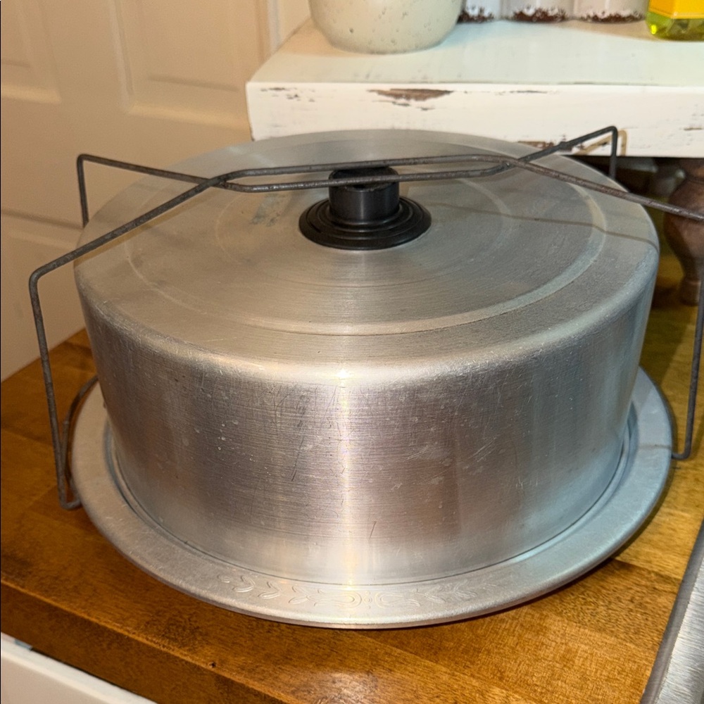 Vintage Aluminum Cake Carrier with Handle - Silver